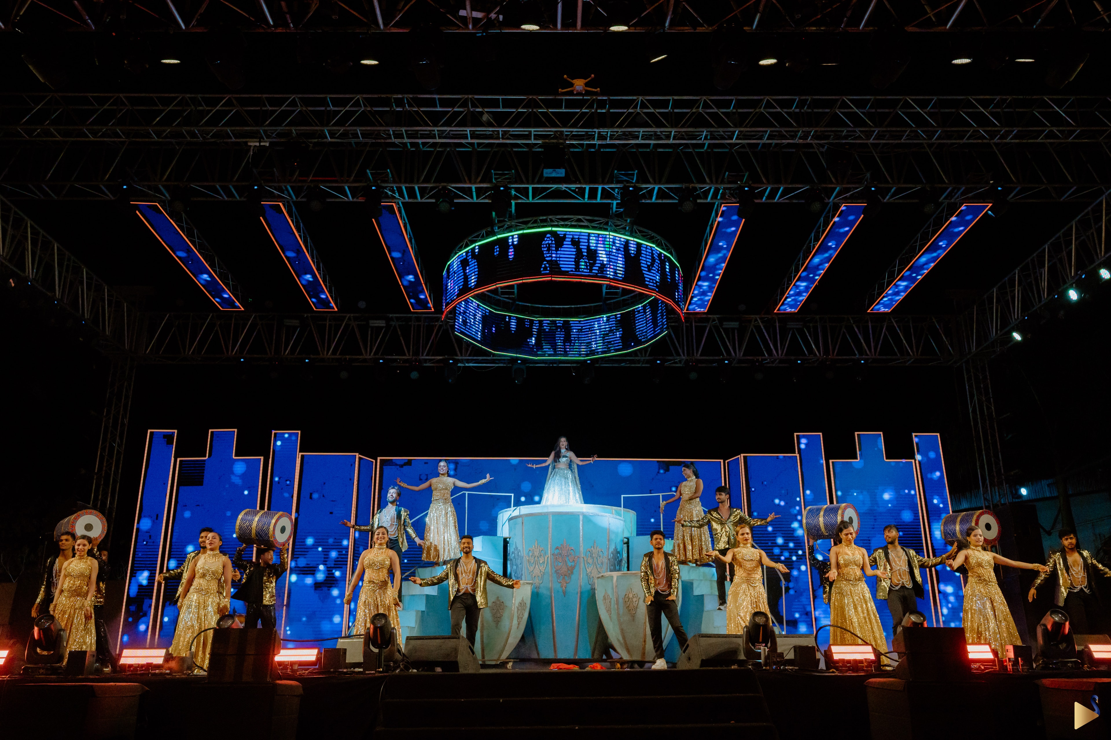 7Shades Events — a beautifully decorated wedding stage